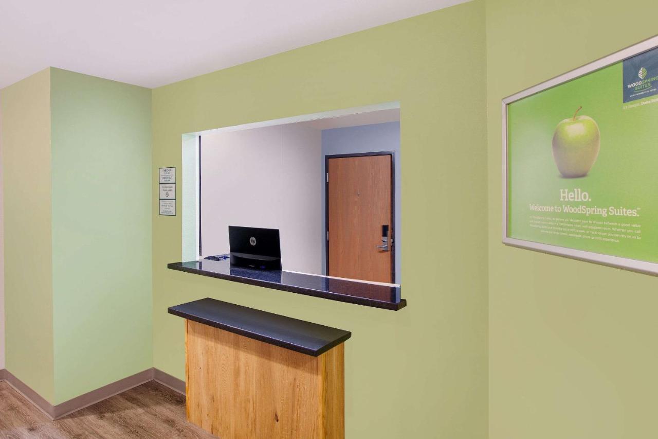 Woodspring Suites ハーリンゲン エクステリア 写真