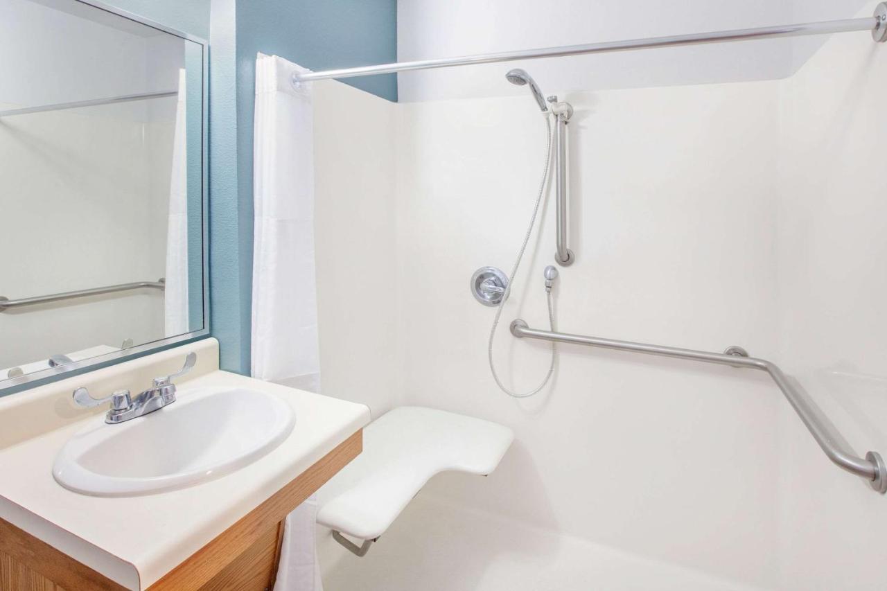 Woodspring Suites ハーリンゲン エクステリア 写真