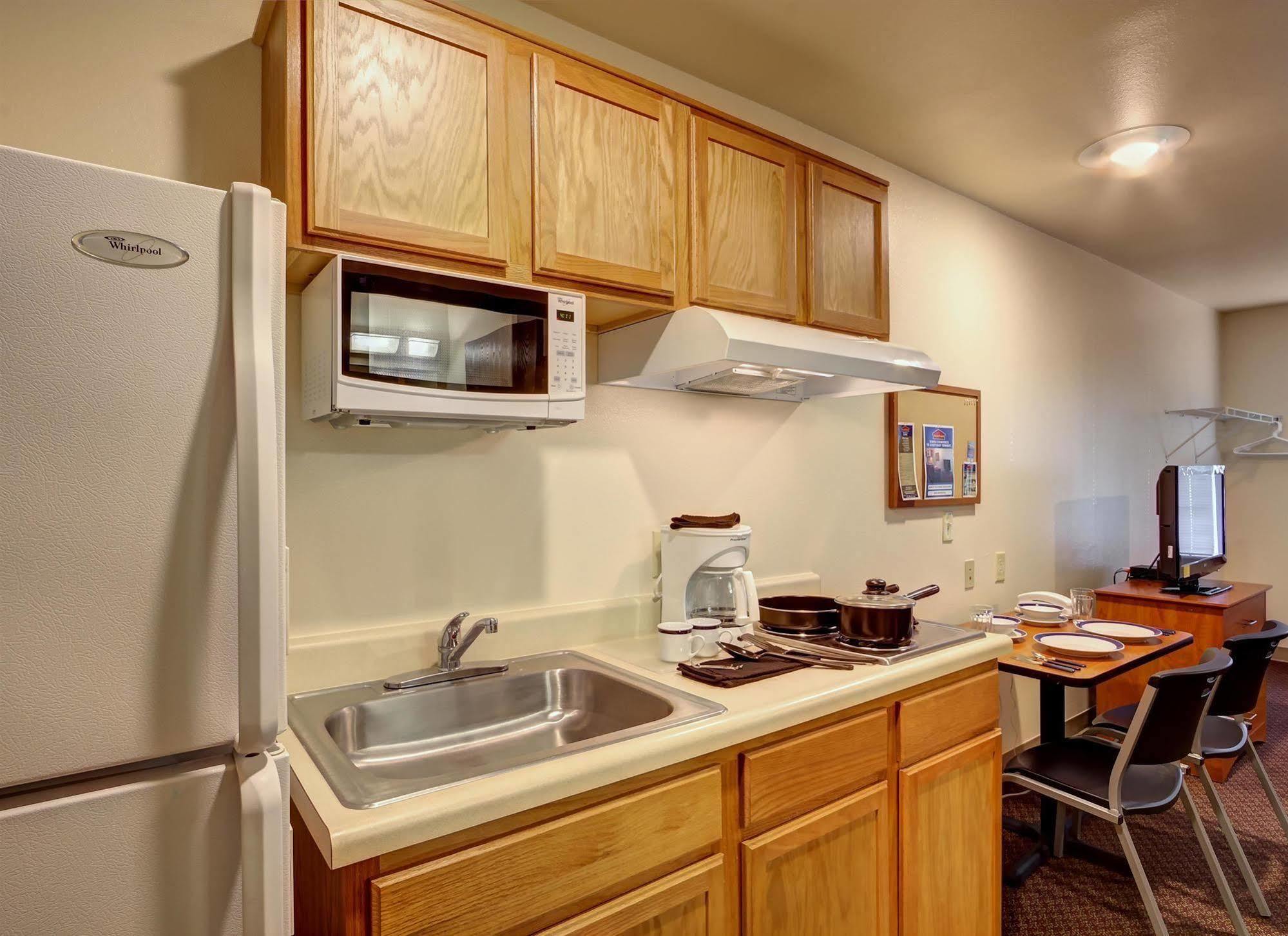 Woodspring Suites ハーリンゲン エクステリア 写真
